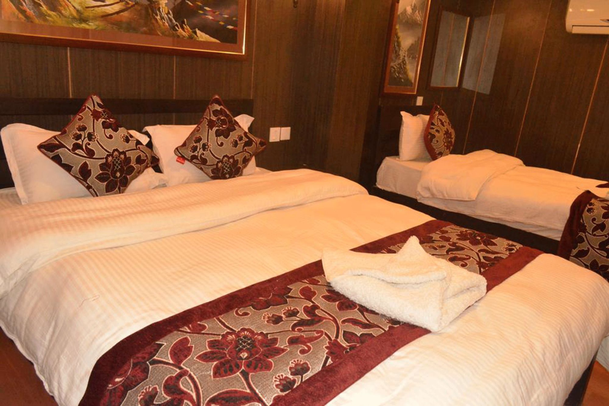 Hotel Holiday Inn كاتماندو المظهر الخارجي الصورة