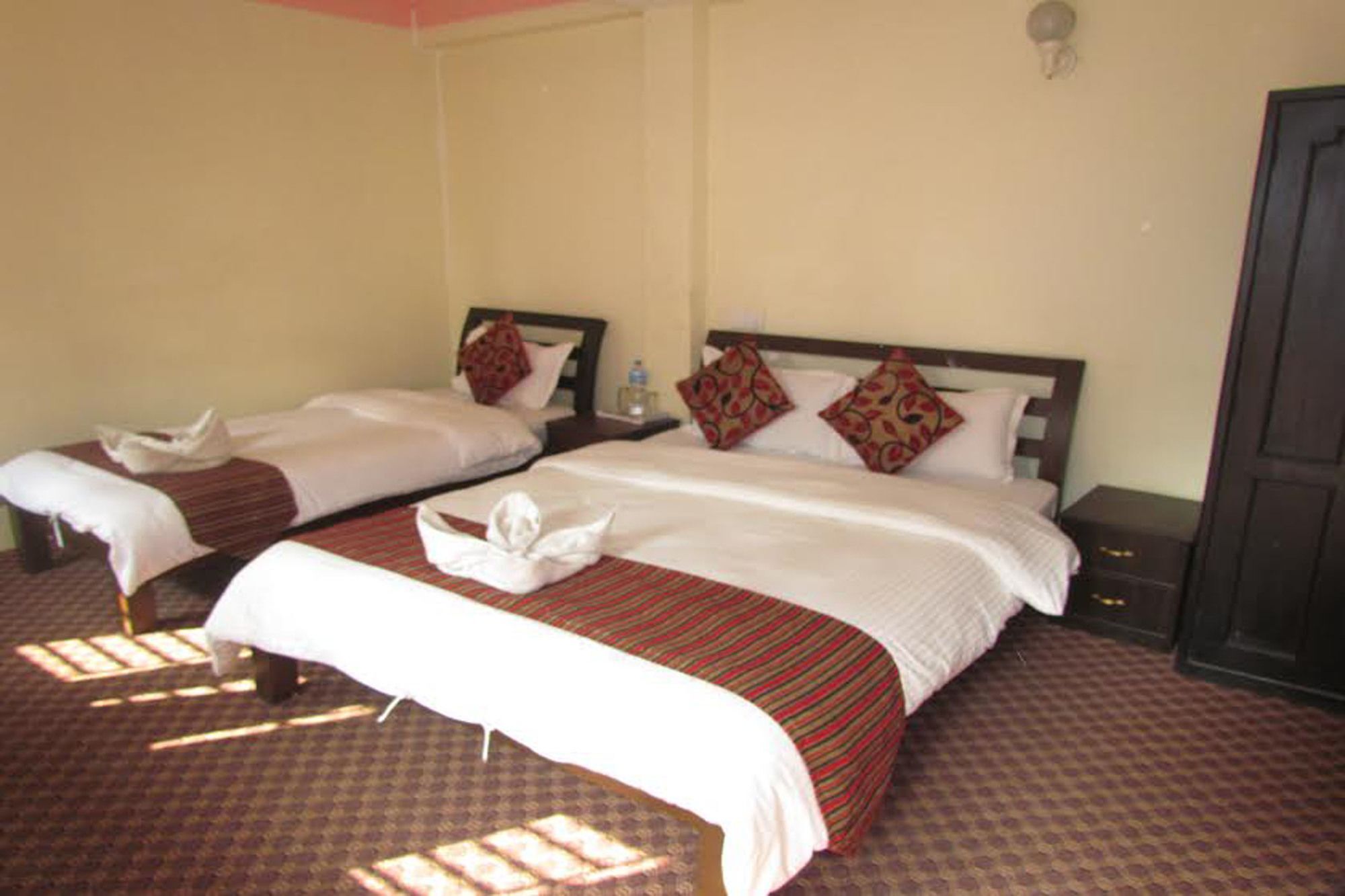 Hotel Holiday Inn كاتماندو المظهر الخارجي الصورة