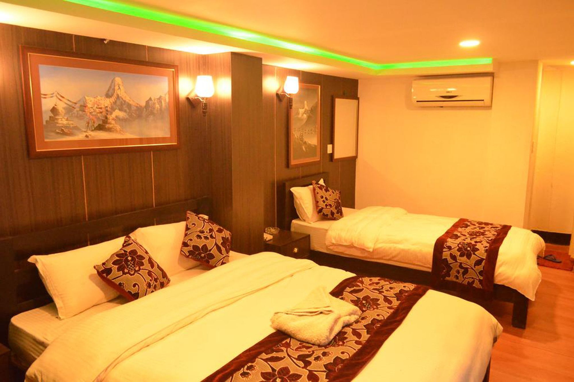 Hotel Holiday Inn كاتماندو المظهر الخارجي الصورة